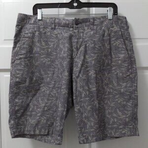 Men's 33 Express Classic At the Knee 10" Inseam Shorts